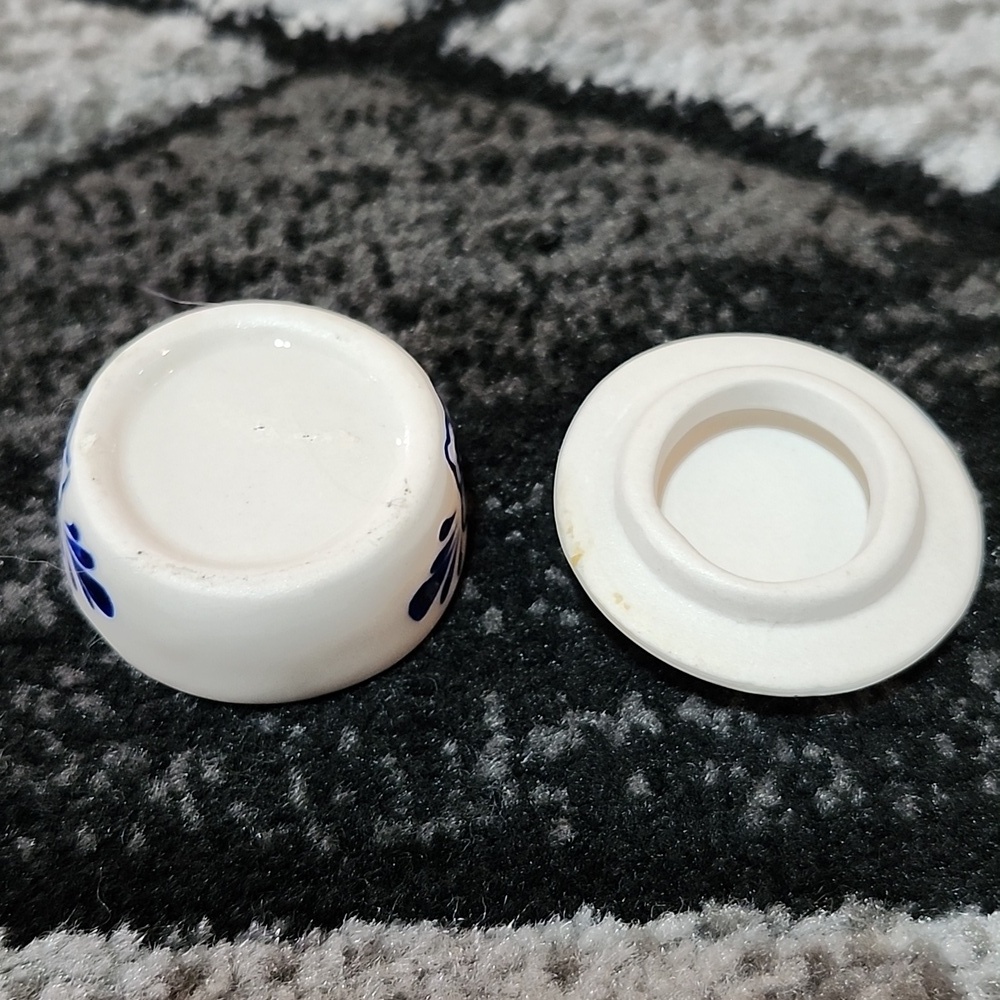 VINTAGE MINI DELFT BLUE HAND-PAINTED DUTCH HOLLAND CLOGS & WINDMILL TRINKETBOXES - Picture 7 of 14